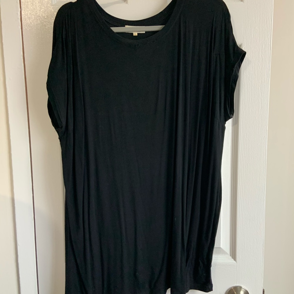 Black Short Sleeve Piko Top